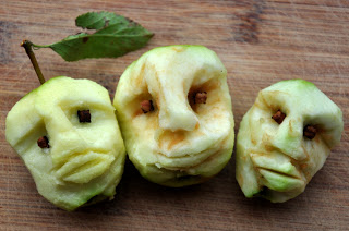shrunken apple heads 6