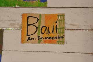 Baui means build, speil means play, platz means place